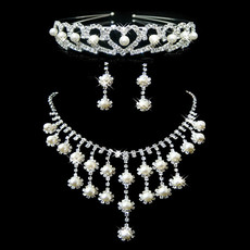 Beautiful Crystal Earring Necklace Tiara Set Wedding Bridal Jewelry Collection