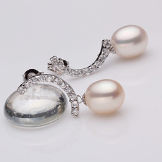 Beautiful White 9 - 9.5mm Freshwater Drop Pearl Earring Set