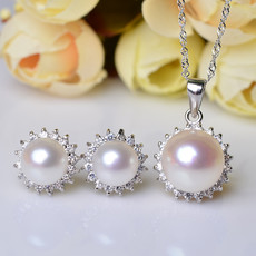 Women Elegant White Off-Round Natural Pearl Earring and Pendant Set