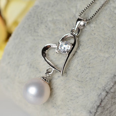 Discount White 8.5 - 9mm Round Freshwater Natural Pearl Pendants