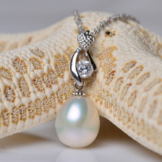 Gorgeous White 9 - 10mm Drop Freshwater Natural Pearl Pendants