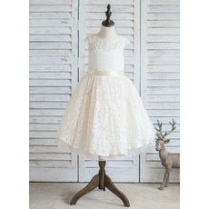 Stunning Cap Sleeves Knee Length Lace Flower Girl Dress with Sashes