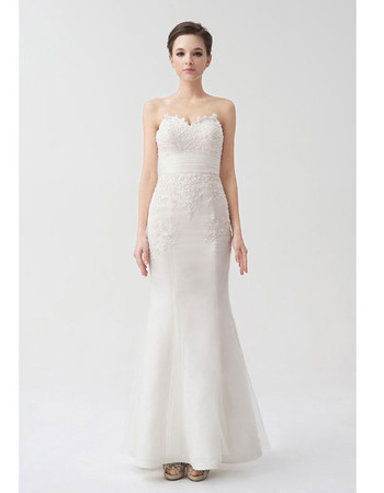 Elegant Mermaid/ Trumpet Sweetheart Court Train Wedding Dress