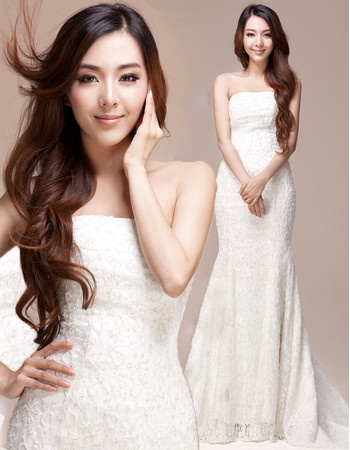 Discount Elegant Lace Mermaid/ Trumpet Strapless Sweep Train Wedding Dress