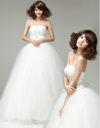 Classic Fit and Flare Strapless A-Line Floor Length Organza Wedding Dress