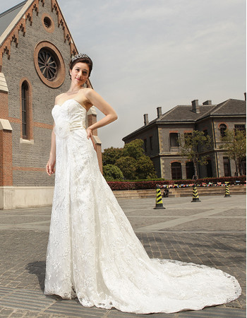 Discount Chic Modern Lace Sweep Train Sweetheart A-Line Wedding Dress