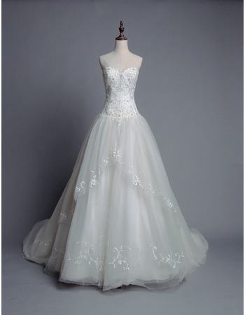 Women's Custom Ball Gown Sweetheart Chapel Train Organza Wedding Dress