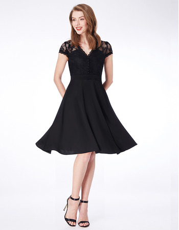 Classic Knee Length Chiffon Black Bridesmaid Dress with Short Sleeves