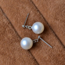 Amazing White 8-9mm Round Freshwater Natural Pearl Earring Set