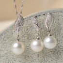 Beautiful White 8-11mm Round Freshwater Natural Pearl Earring and Pendant Set