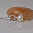 Elegant White 8 - 11mm Round Freshwater Natural Pearl Pendants