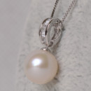 Gorgeous White Round 8.5-10.5mm Freshwater Natural Pearl Pendants